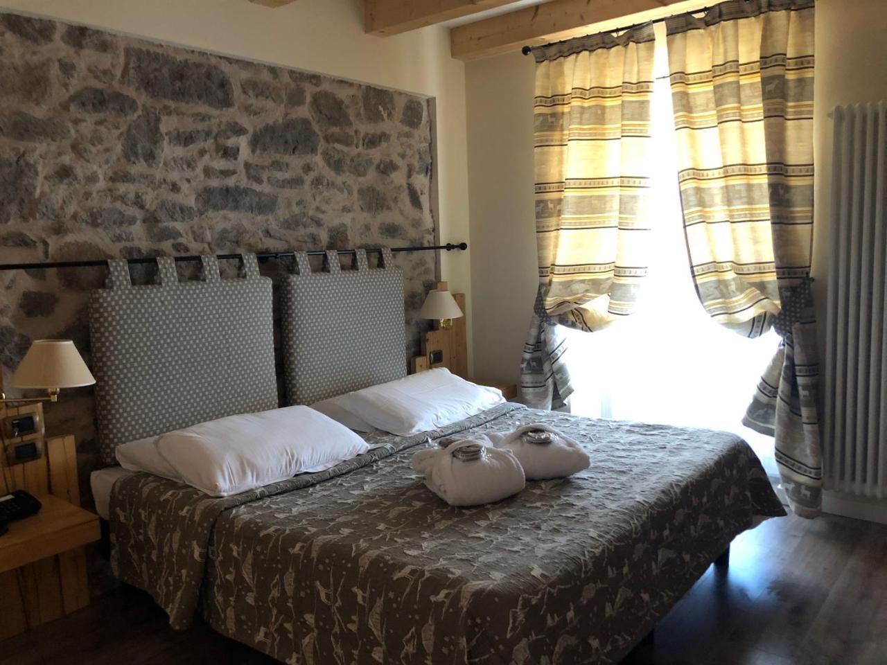 Hotel Savoia Dal 1924 Сан Мартино ди Кастроза Екстериор снимка